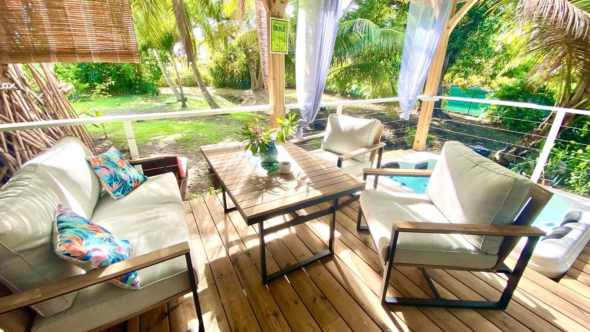Villa Gaïa - Bungalow Ti-Spa et son jacuzzi privé dans un jardin tropical, séjour en amoureux ou en famille Le Diamant